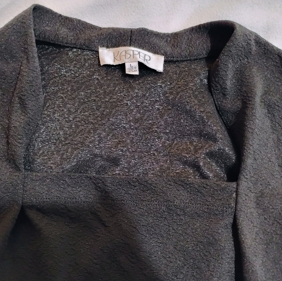 Kasper Classic Black Sleeveless Blouse - Picture 2 of 7